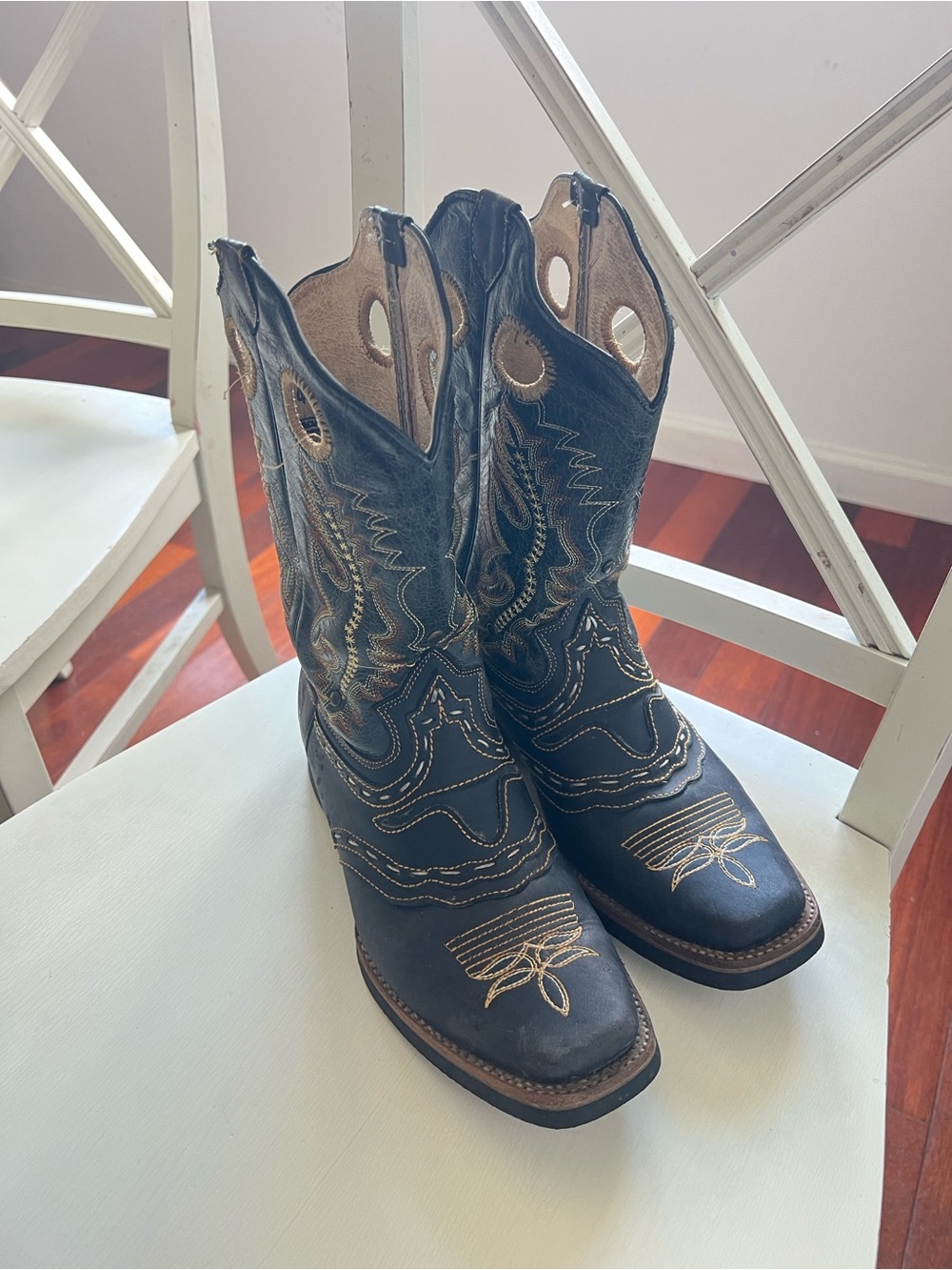 Patron Cowboy Genuine Cowhide Leather Square Toe
Rodeo Western Boots